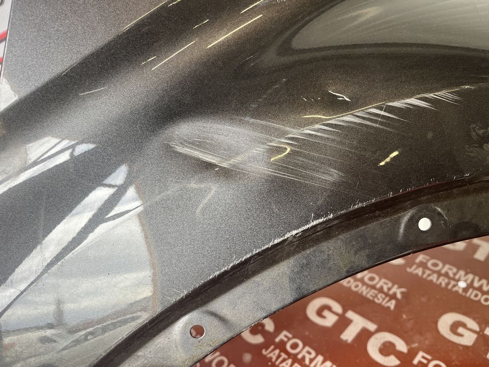 3 броя ляв и 1 брой калник Toyota CHR