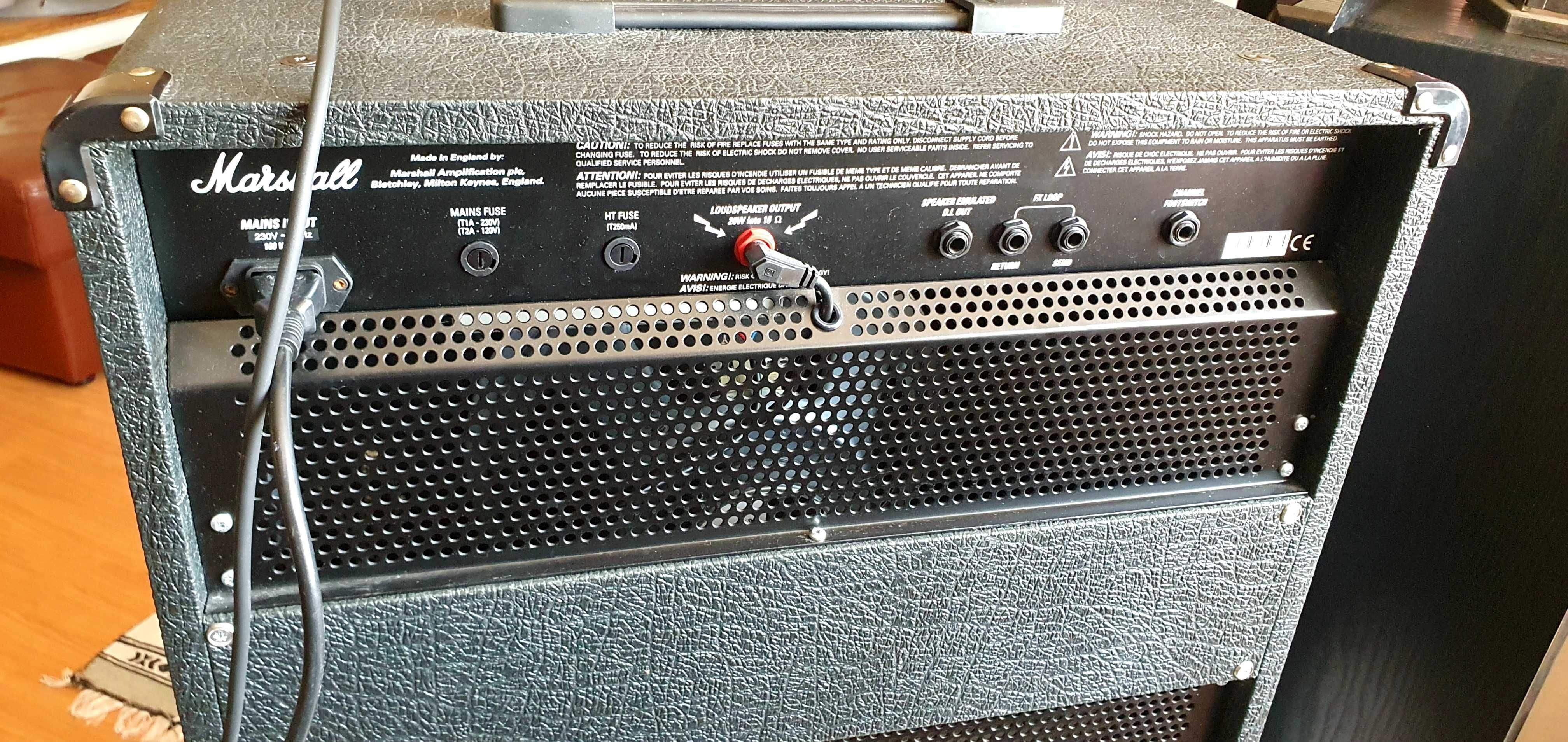 Marshall JCM 2000 DSL 201 Dual super lead лампово комбо кабинет