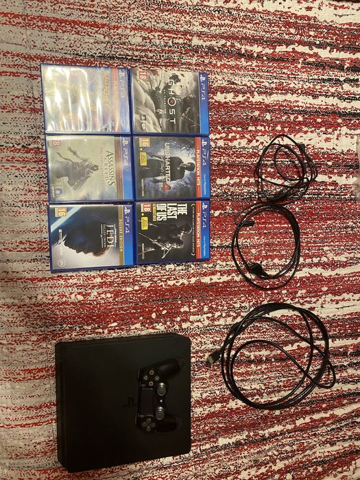 Vând Consolă Sony PlayStation 4