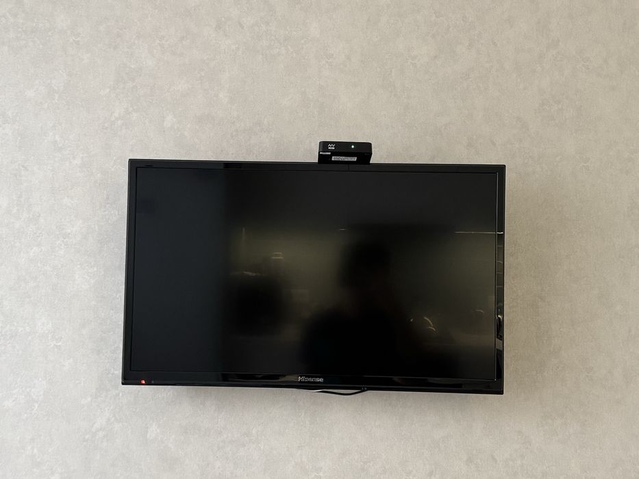 Телевизор hisense продам