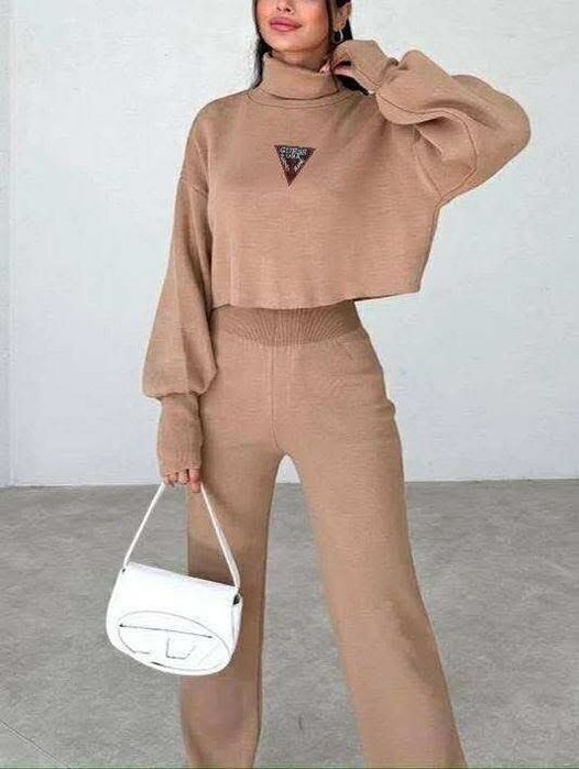 Compleuri dama din tricot