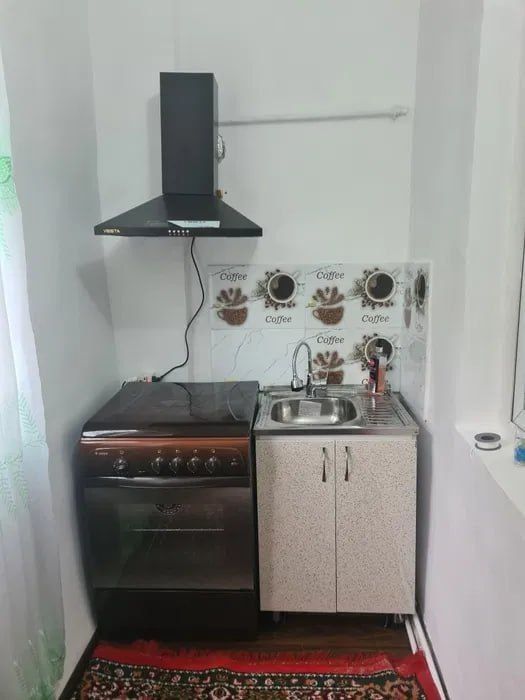 Продам 2/2/4 Ялангач Разделка Балкон 1.5Х3 Средний Ремонт  48м2 Чистая