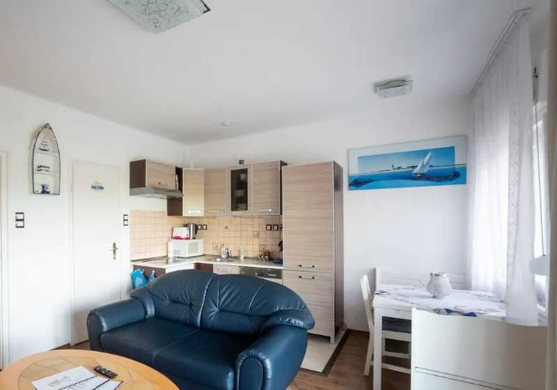 Дава се под наем Двустаен апартамент в Пловдив, Въстанически - 60 кв.м за 255 € - Снимка #1