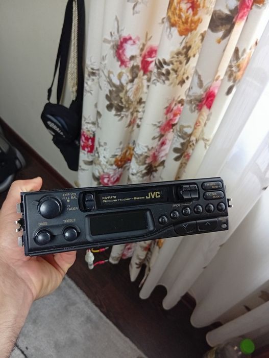 Radiocasetofon auto Jvc, impecabil