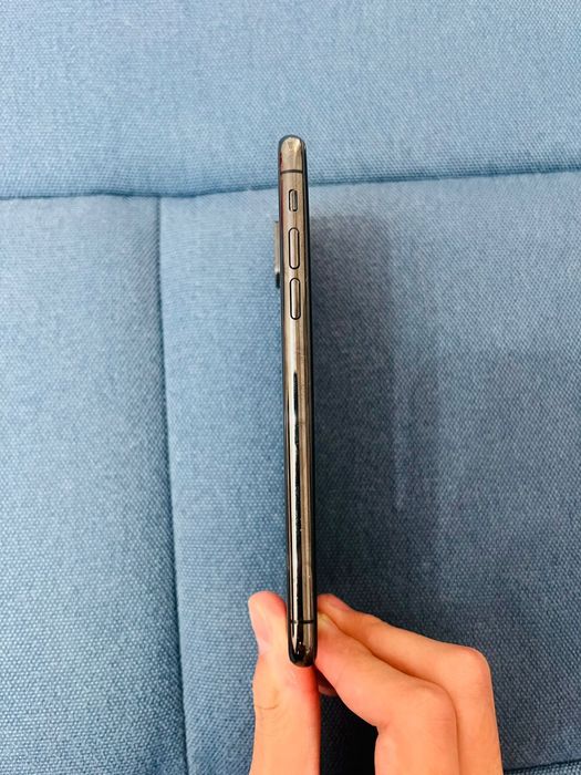 iPhone X             .