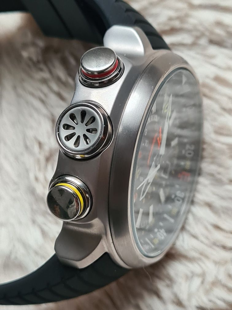 Ceas Citizen Promaster Eco Drive Altichron Titanium
