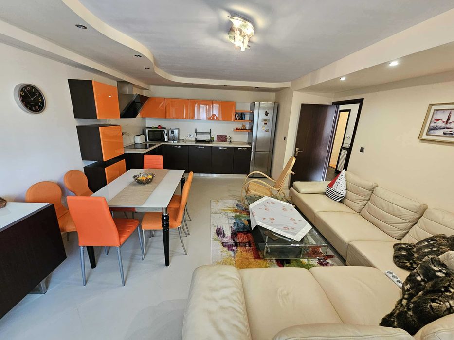 Дава се под наем Тристаен апартамент в Варна, Червен площад - 105 кв.м за 997.05 € - Снимка #6