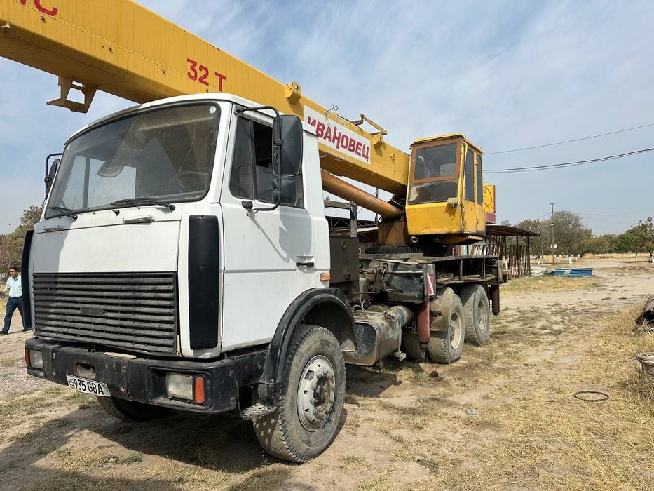 Avtokran MAZ 32 tn