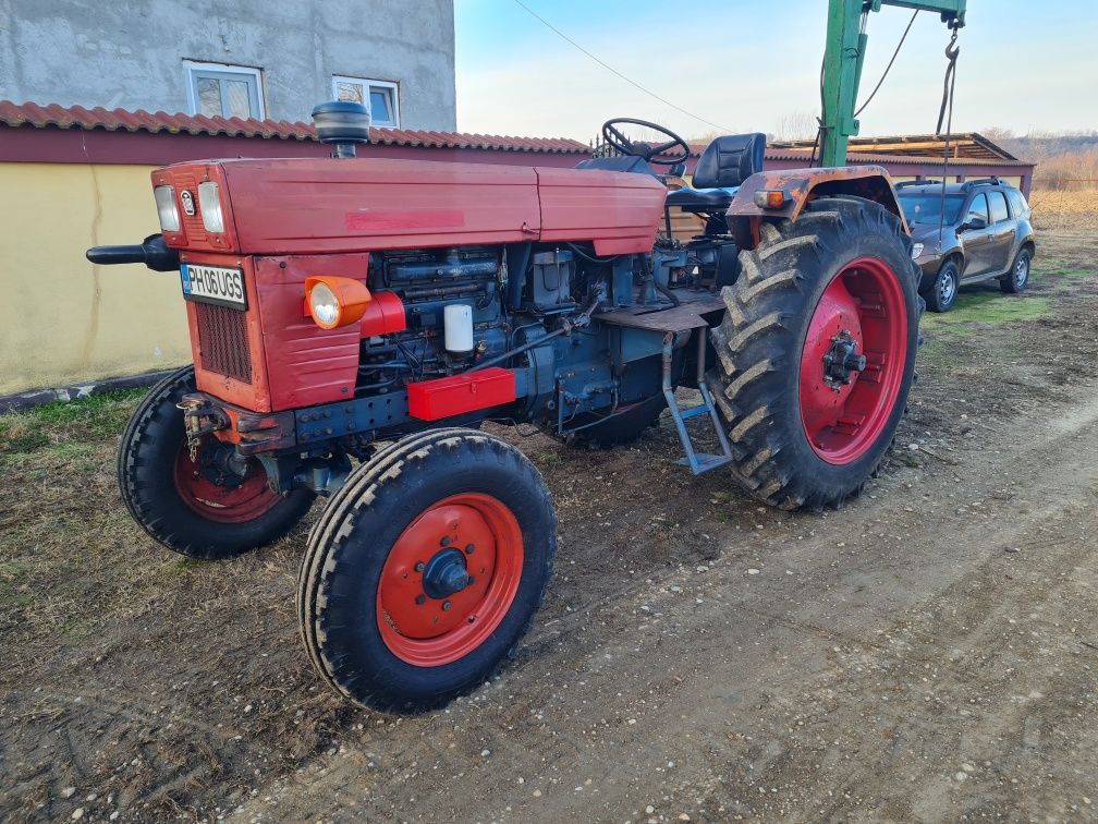 Tractor universal 650 M