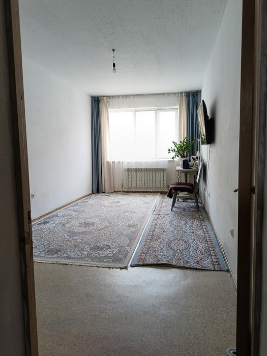 Квартираға адам керек