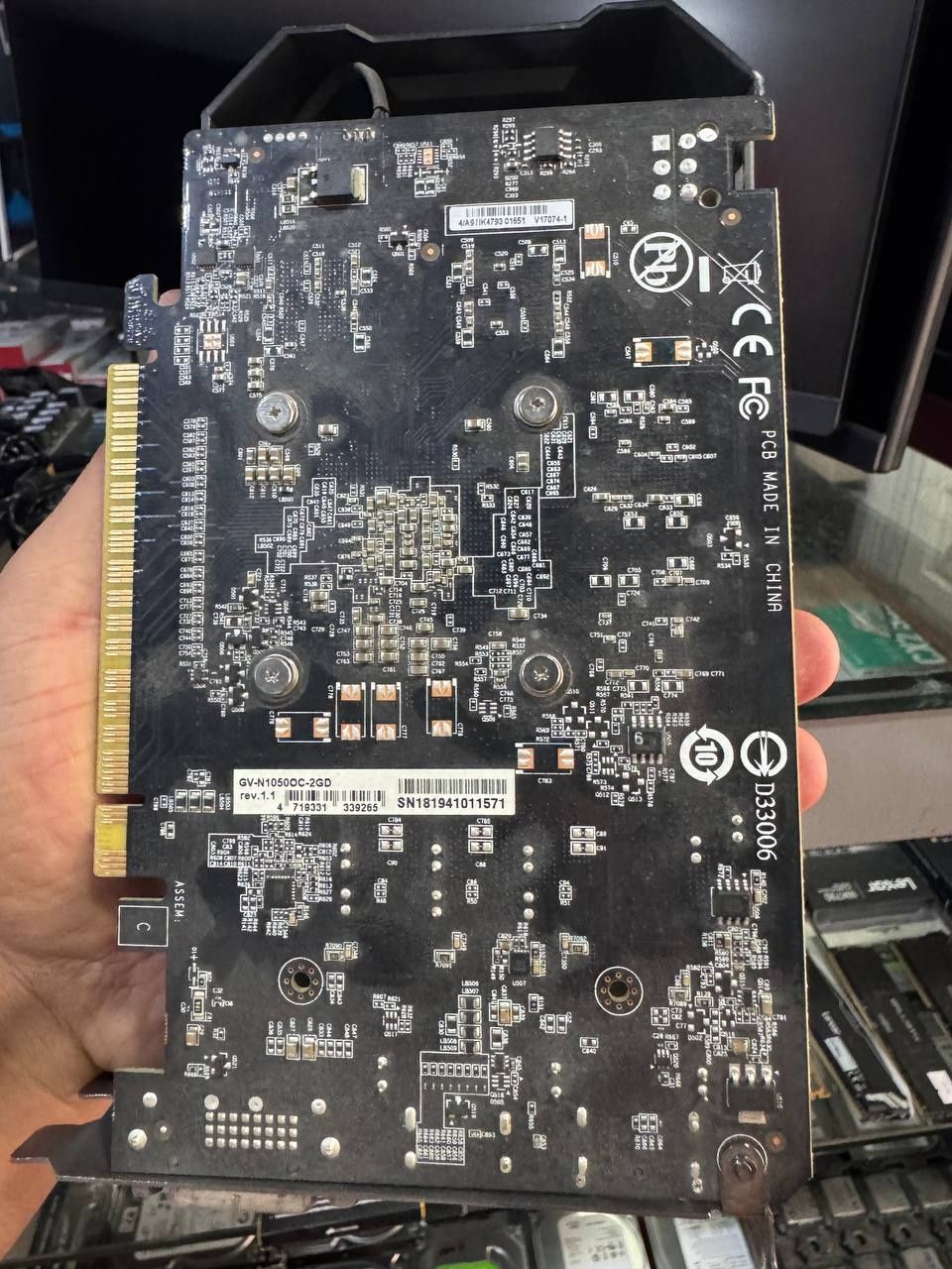 Gigabyte gtx 1050 2gb 128bit ddr5 
Holati zor