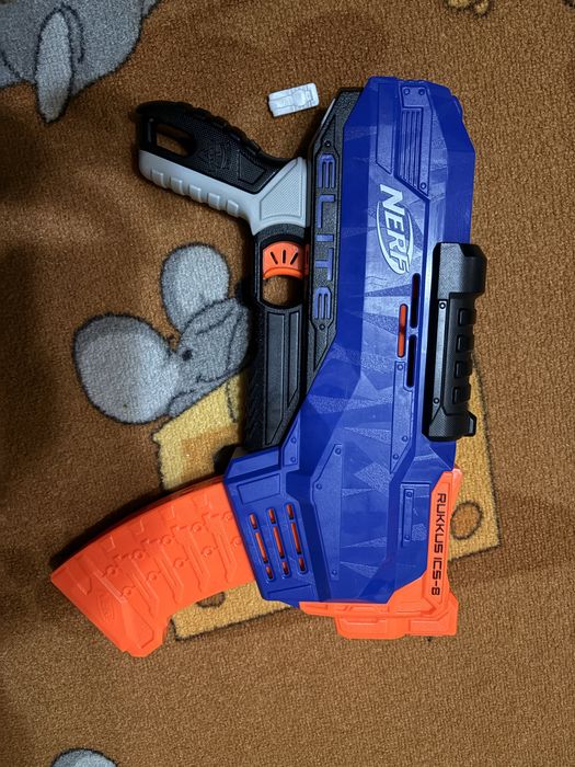 Робот и бластери