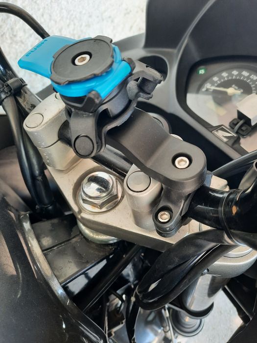 Suport telefon tip quad lock moto