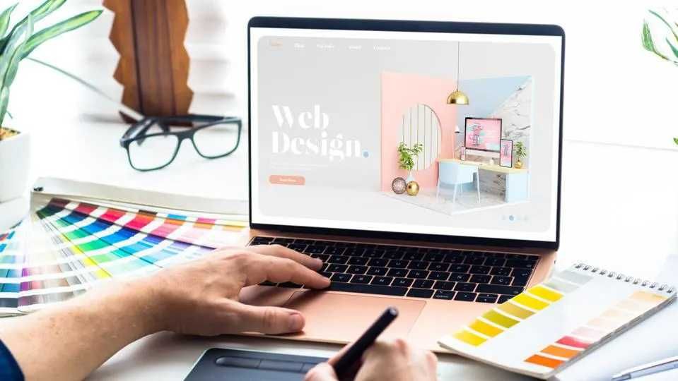 Scriu articole pe blog, adaug produse pe site, administrez pagini web