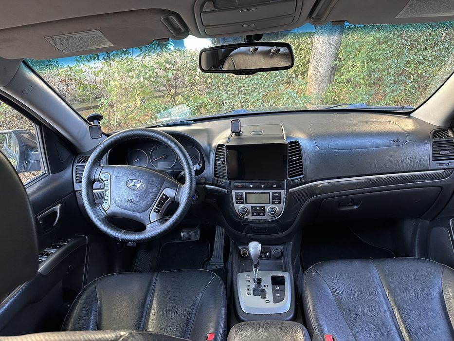 De Vanzare Santa fe 7 locuri 4x4, sau schimb cu volan pe dreapta