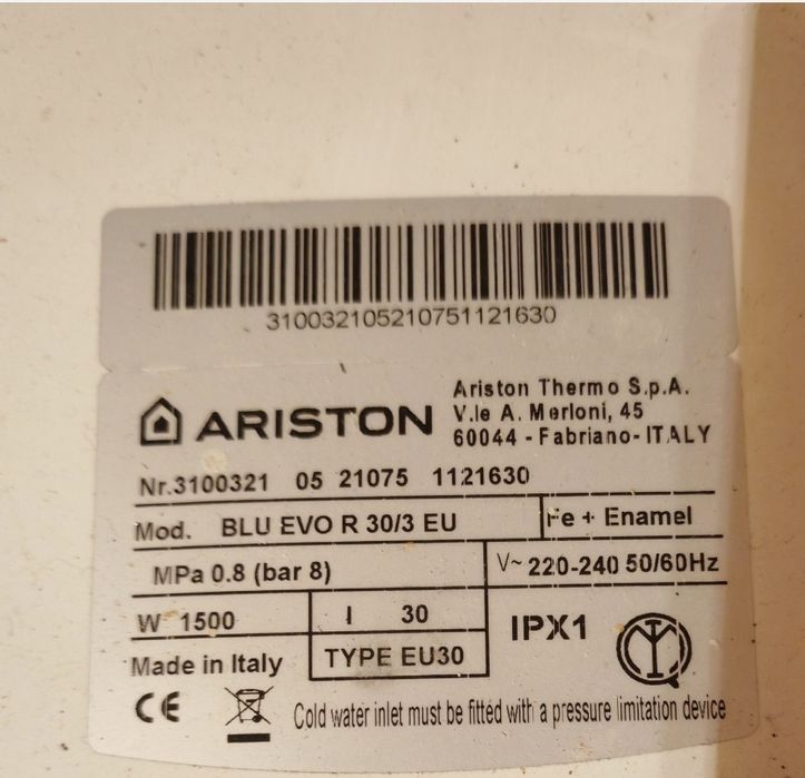 Vând boiler Ariston 1500w,30 l nefolosit