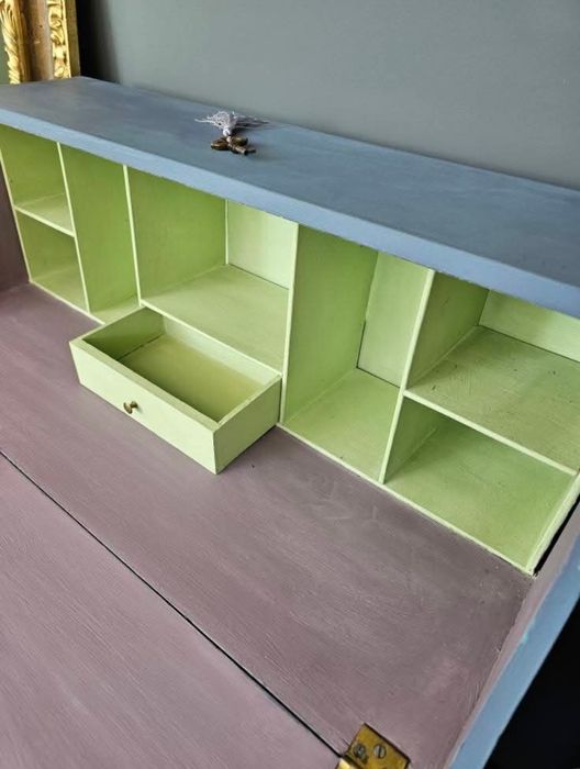 Винтидж писалище състарено в Рустик стил!