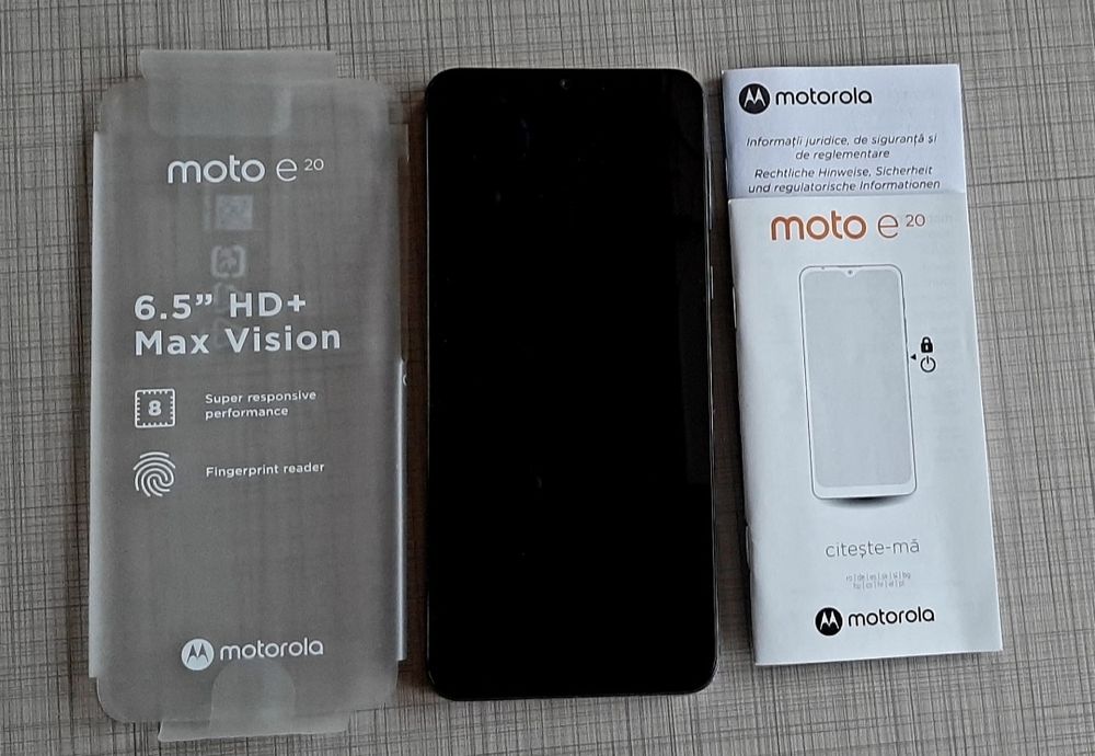 Motorola e 20 + протектор за екран