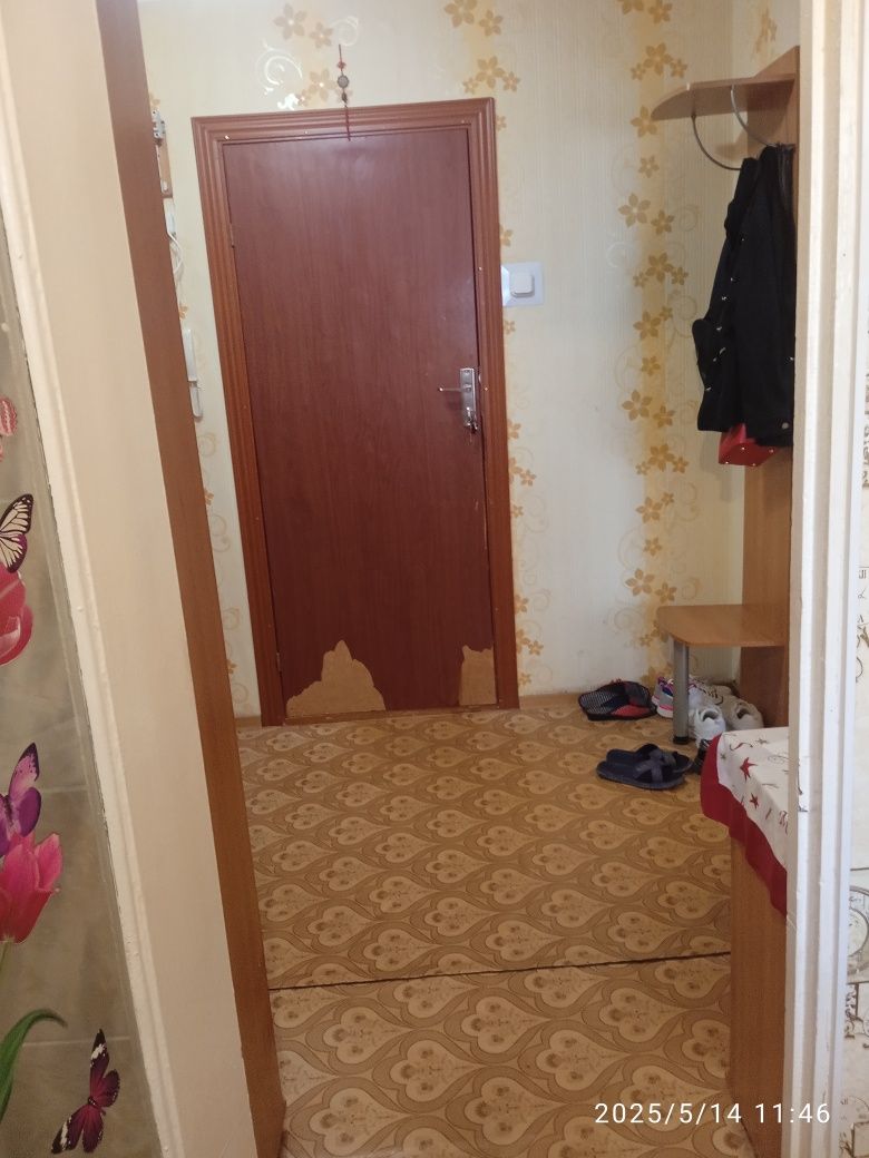 Продам 2к кв.  8 мкр. Срочно, торг есть.