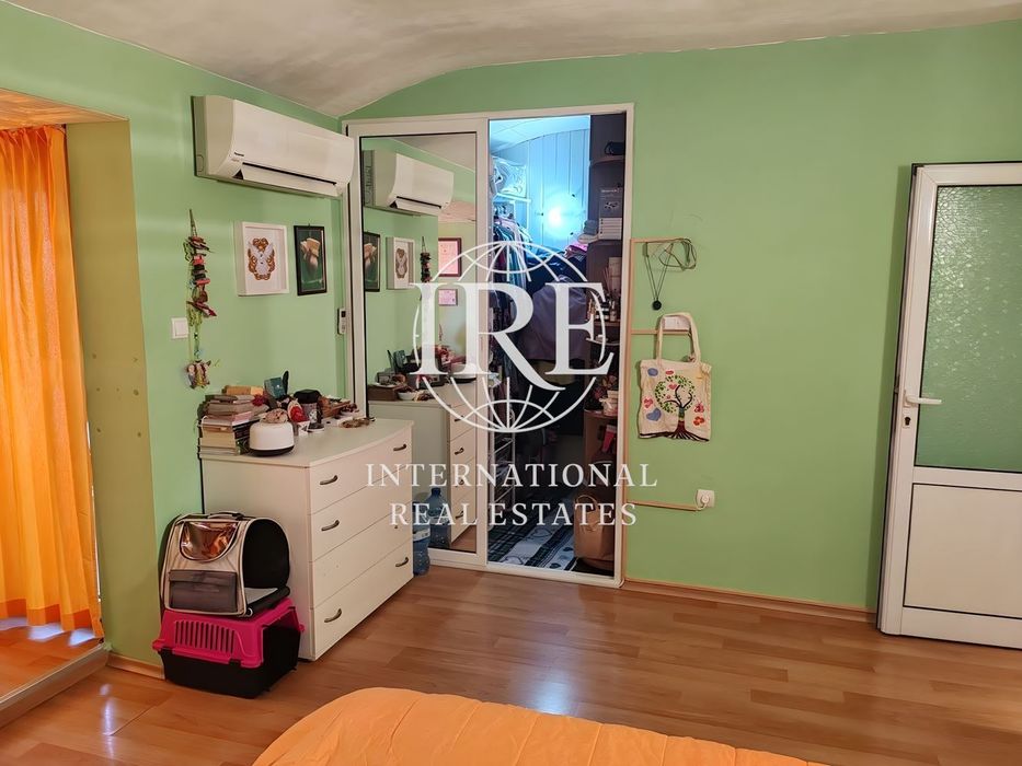 Продава се Двустаен апартамент в Варна, Колхозен пазар - 85 кв.м за 2224 €/кв.м - Снимка #1