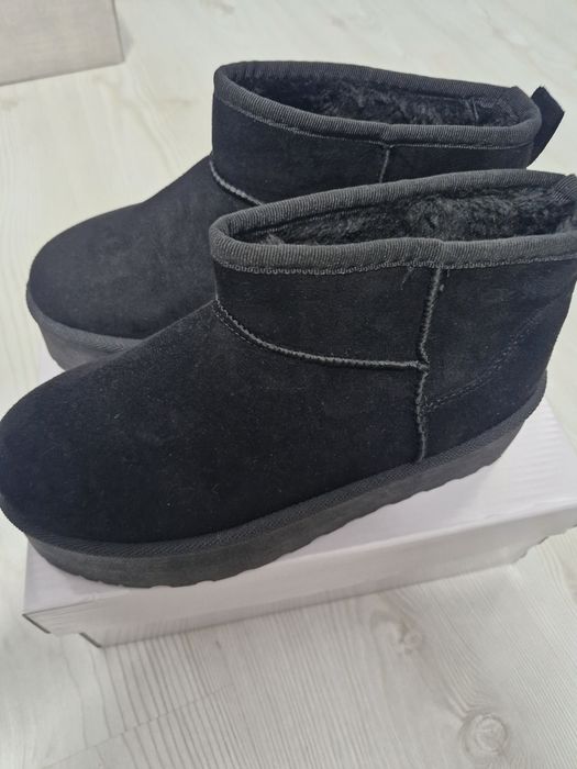 Ghete tip Ugg imblanite