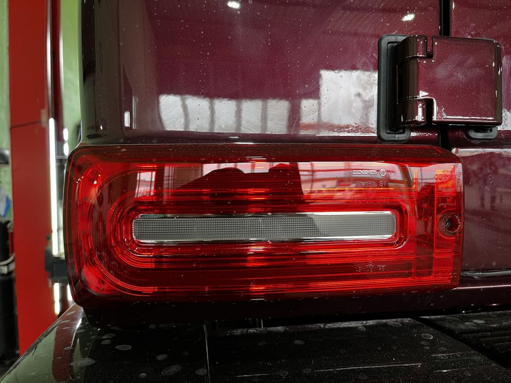 ЧИСТО НОВИ LED фейслифт стопове G / Г - класа / W463