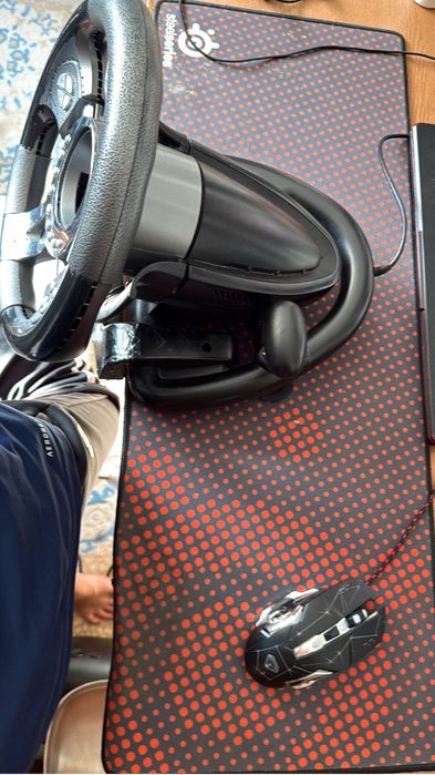 Ноуибук алганыма 1 жыл болды тап таза 500 к алдым суреттегі бар затбе