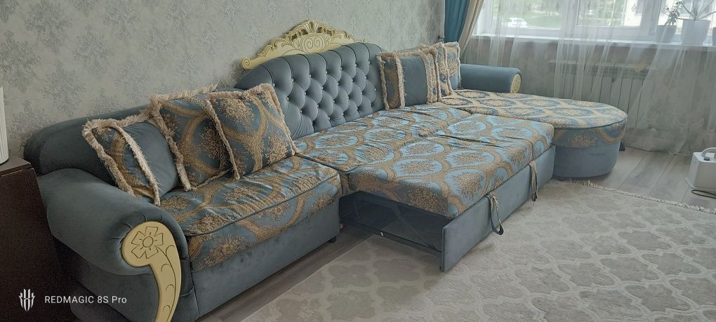 Продам диван в отличным состояний