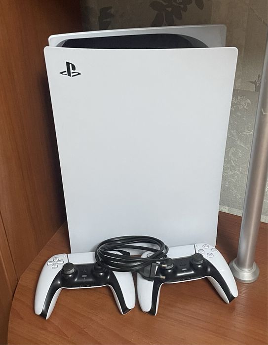 PlayStaition 5 с дисководом (2 Dualsense)