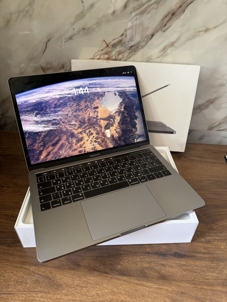 Macbook Pro holati zor