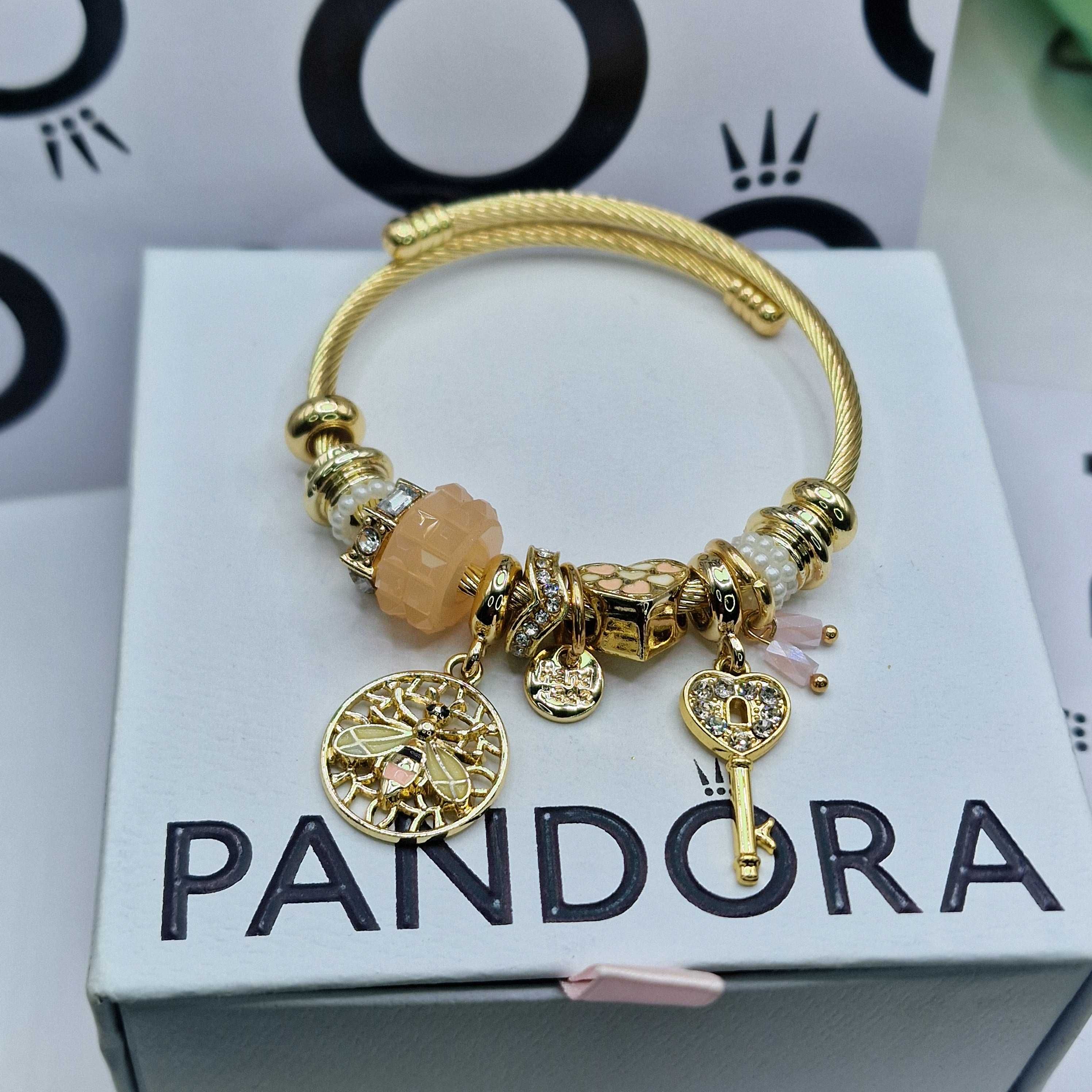 Гривна Pandora от медицинска стомана с 18к златно покритие