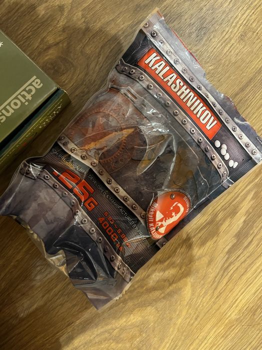 Pistol Vând  Pistol airsoft co2 cu acte  Și bile