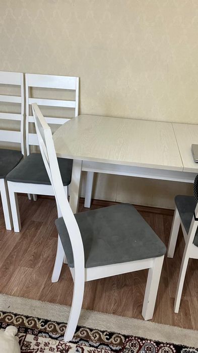 Продам стол в хорошем состояний