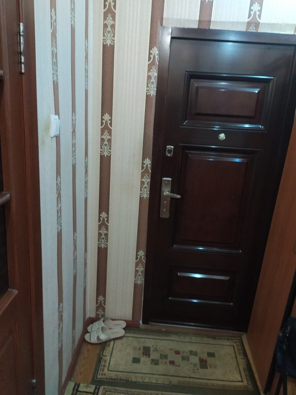 Срочно продаётся квартира в городе Навои