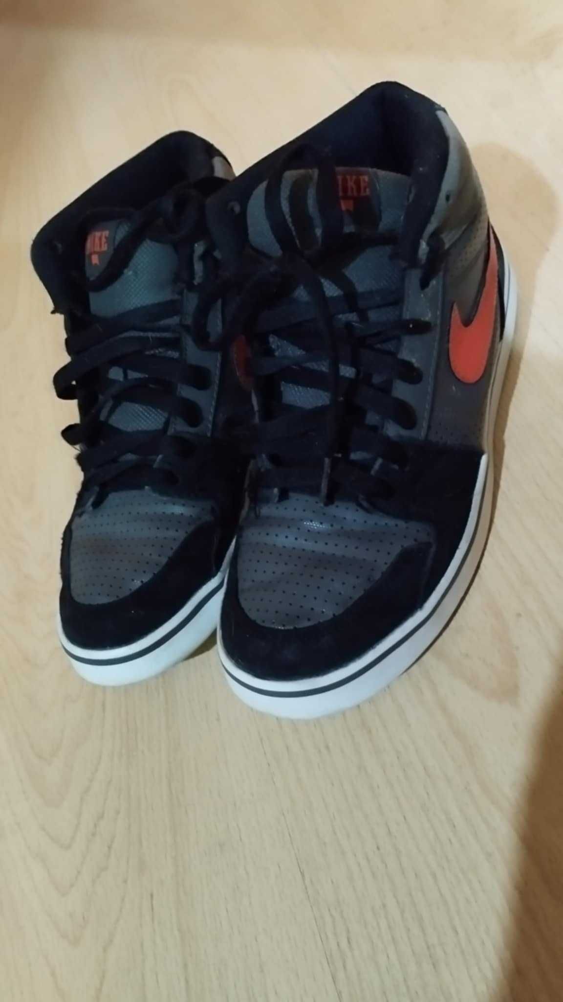2 ЧИФТА - NIKE Air Force (40) 25cм и Кецове NIKE (39) 24.5см