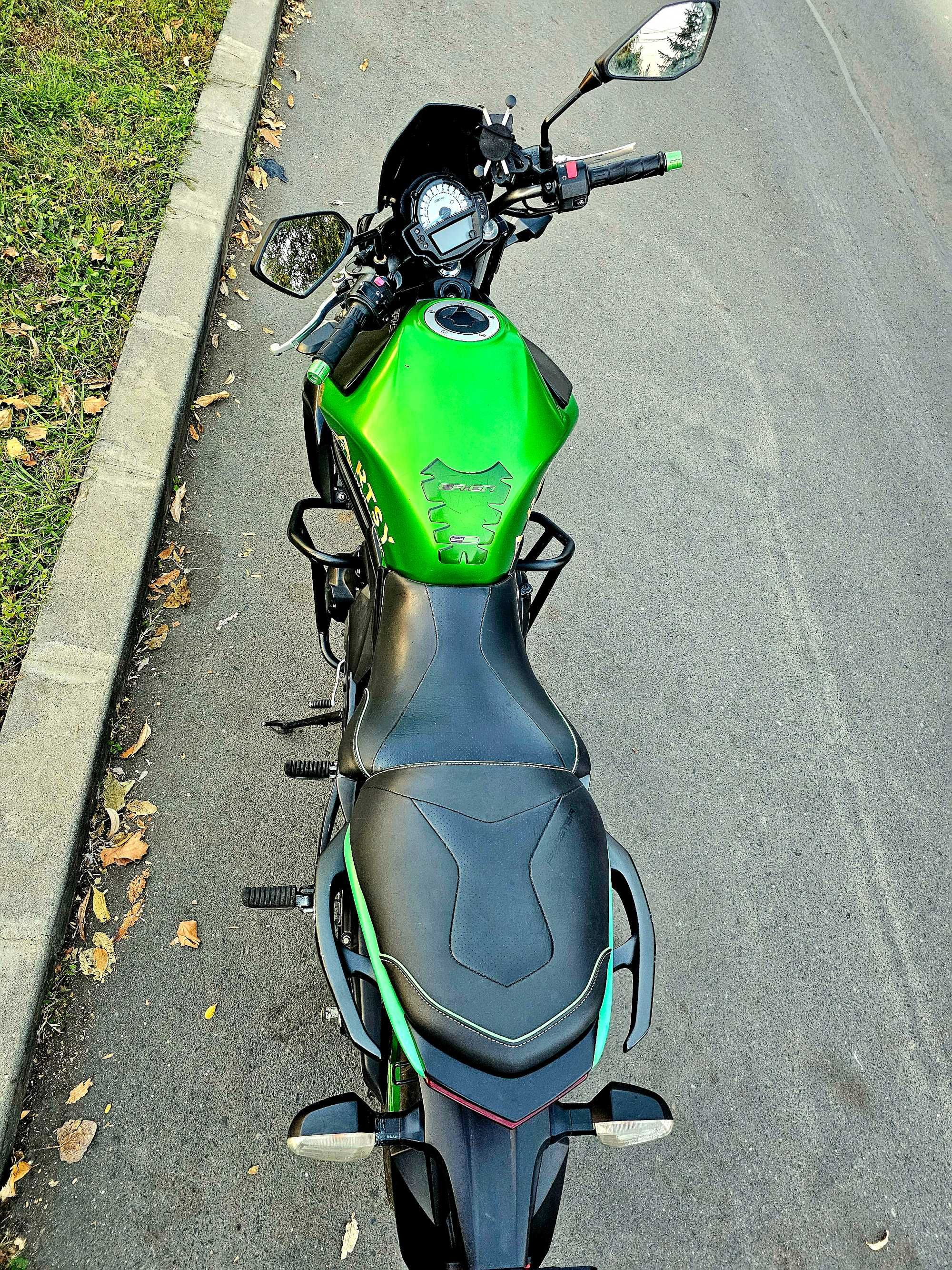 Motocicletă Kawasaki ER6N, 2014