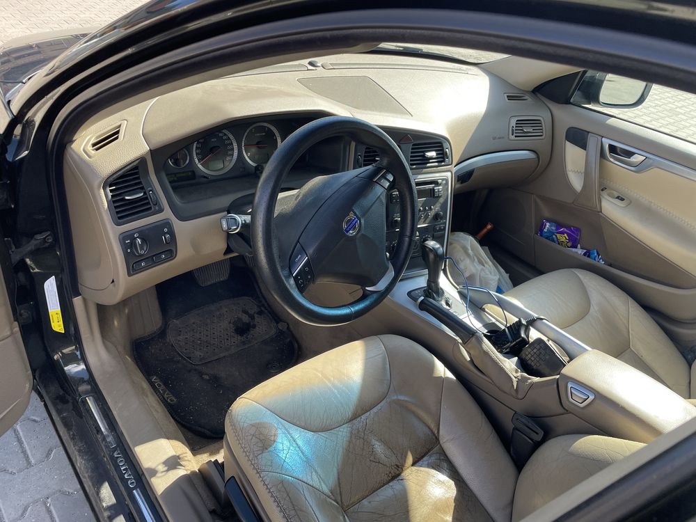 Dezmembrez volvo xc70
