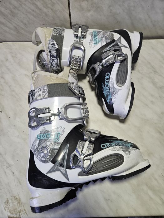 Clapari ski schi  Atomic mondo  24-24,5  corespunde mărimii 37-38