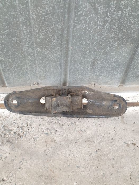 Подушка АКПП с креплением Mercedes-Benz W124