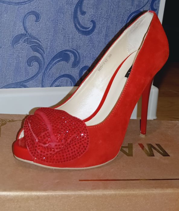 Продается туфля б/у 39 размер