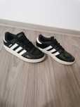 Adiasi marca Adidas mărimea 38.5
