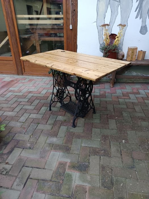 Masa exterior , blat recuperat