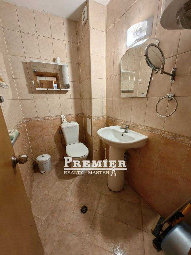 Продава се Тристаен апартамент в Свети Влас - 70 кв.м за 1229 €/кв.м - Снимка #1