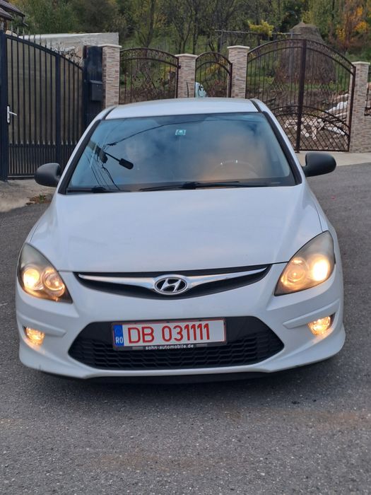De vânzare. Hyundai i30 2011 ,1.4 benzina ,Euro 5.Pret 2750 Euro