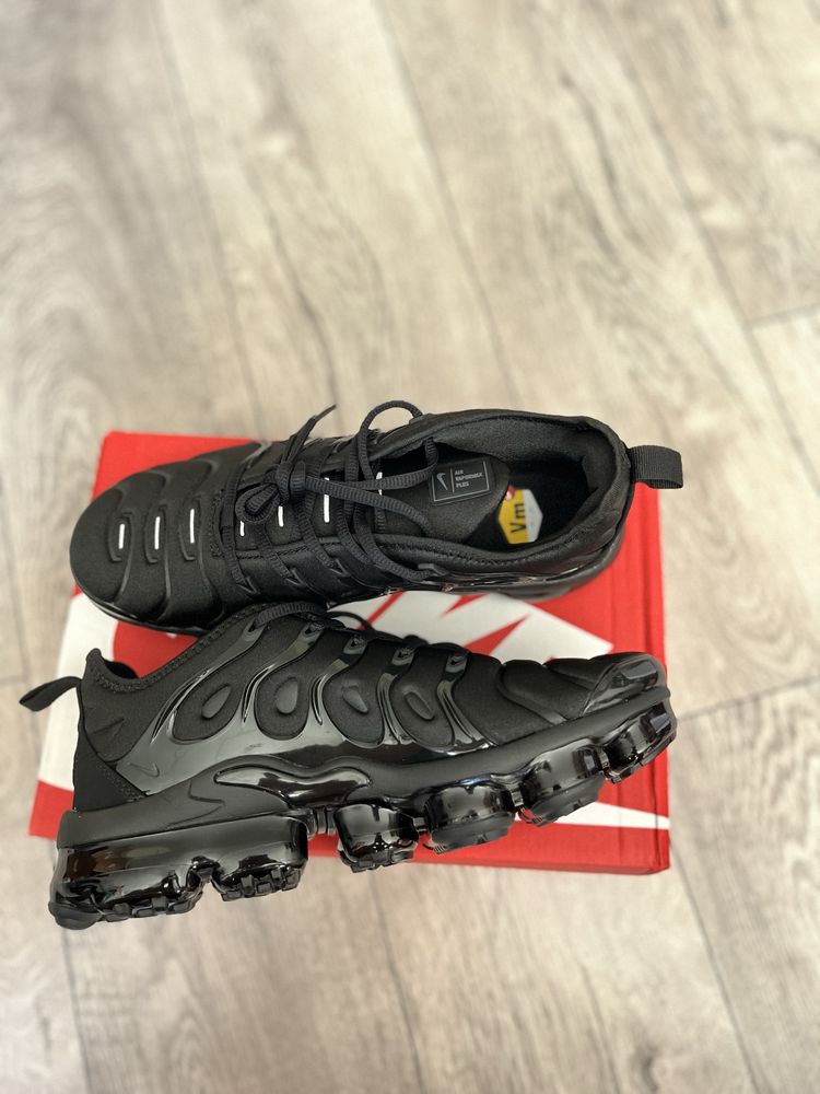 Nike vapormax plus (чисто нови)