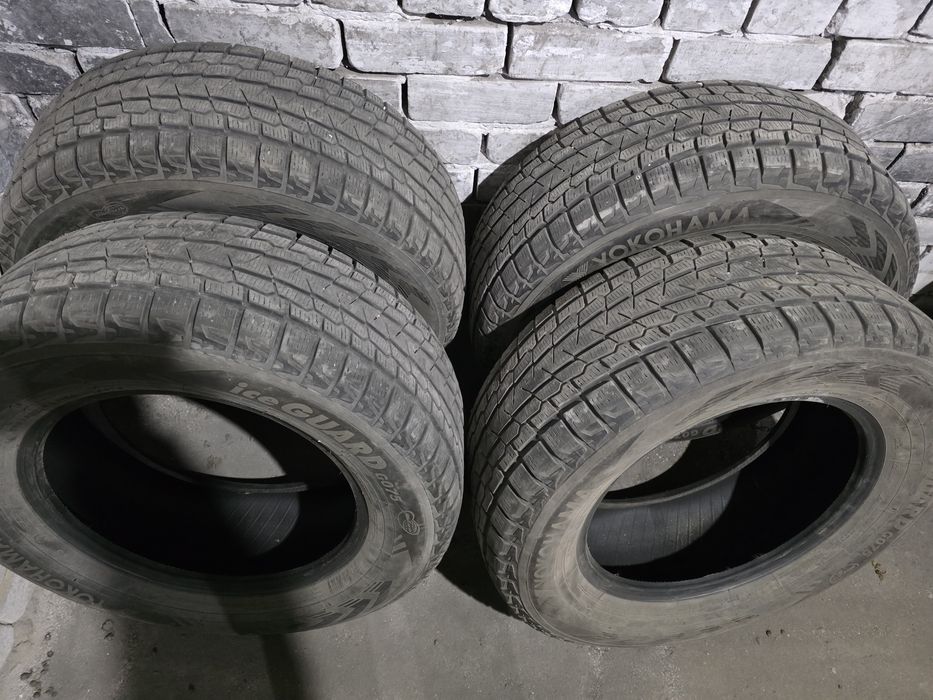Шины зимние ( липучки  ) б/у