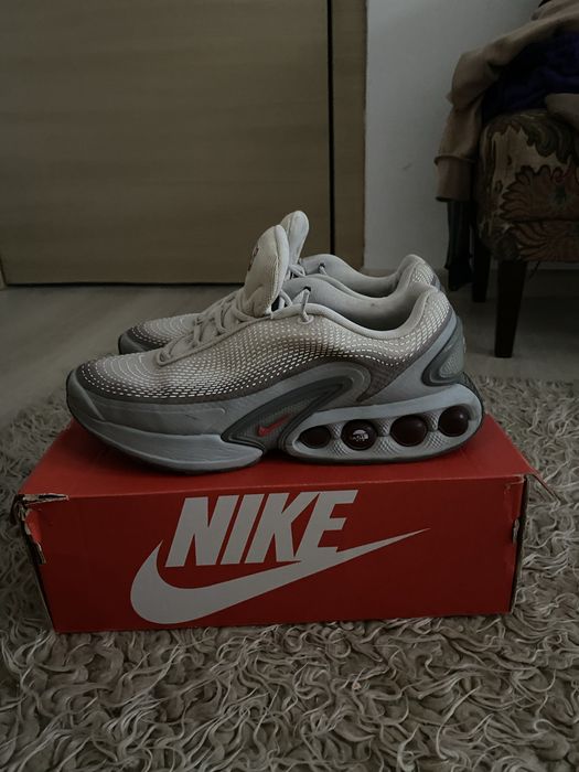 Уникални Обувки-Nike Dn