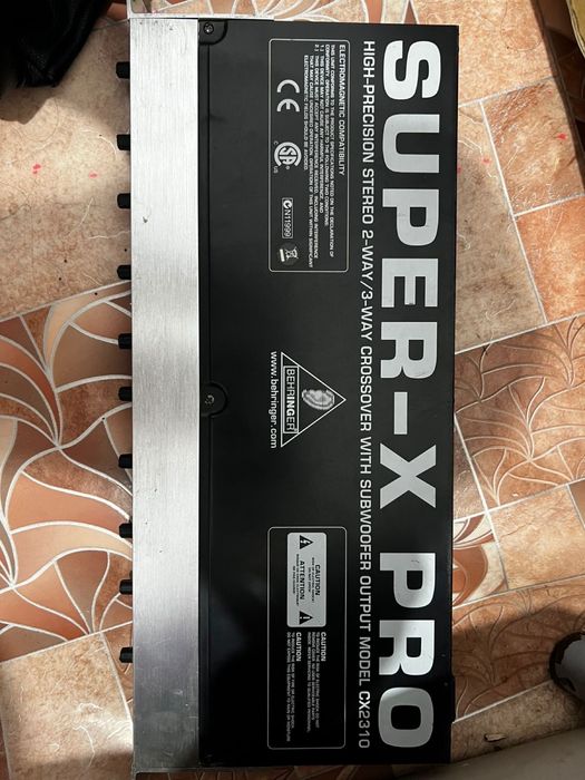 Кроссовер Behringer