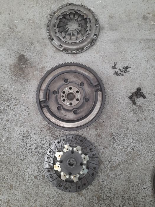 Kit Ambreiaj Volanta Disc Placa Renault Megane 3 Scenic 3 Clio 1.4 TCE