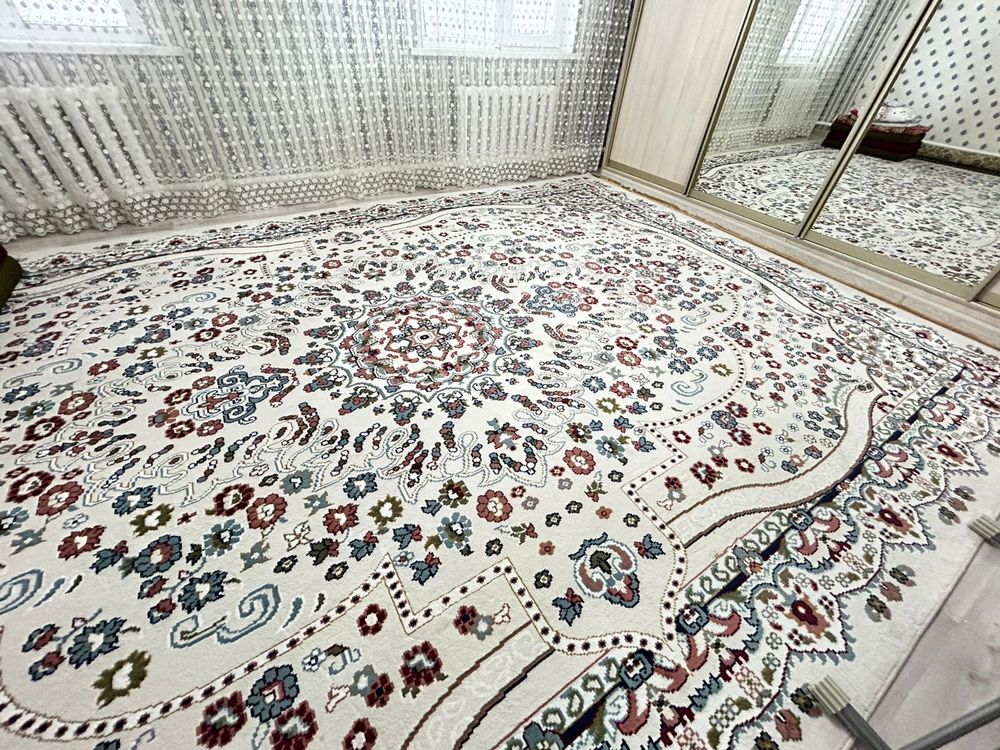Продам ковры размер 5х3 и 5х4